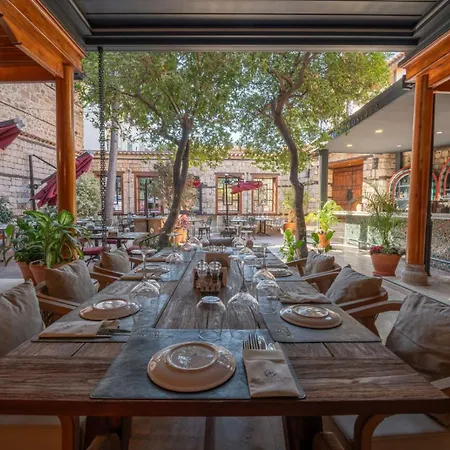 Belmondo Old Town