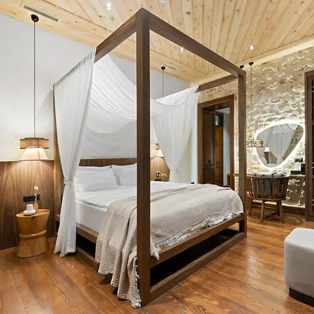 Belmondo Old Town Hotel