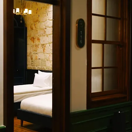 Belmondo Old Town Hotel