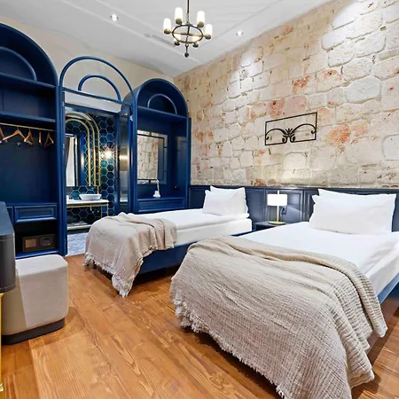 Belmondo Old Town Hotel *