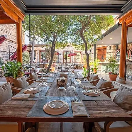 Belmondo Old Town *
