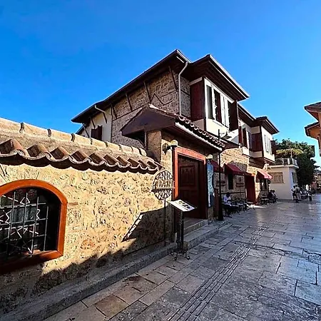 Belmondo Old Town