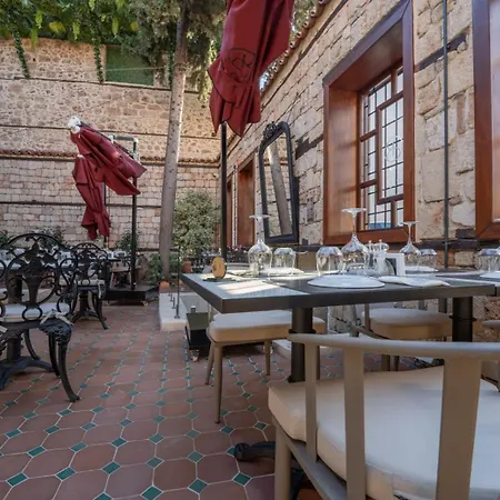 Belmondo Old Town מלון אנטליה