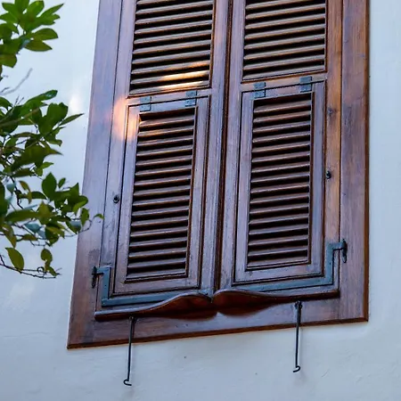 Belmondo Old Town ホテル