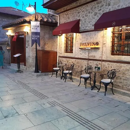 Belmondo Old Town מלון *