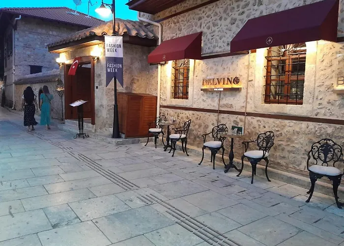Belmondo Old Town 호텔 *